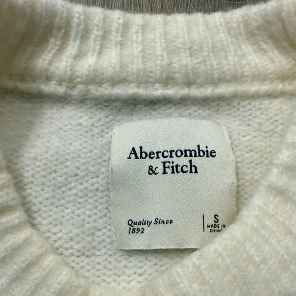 Abercrombie & Fitch Cream Crew Neck Sweater - Picture 2 of 4